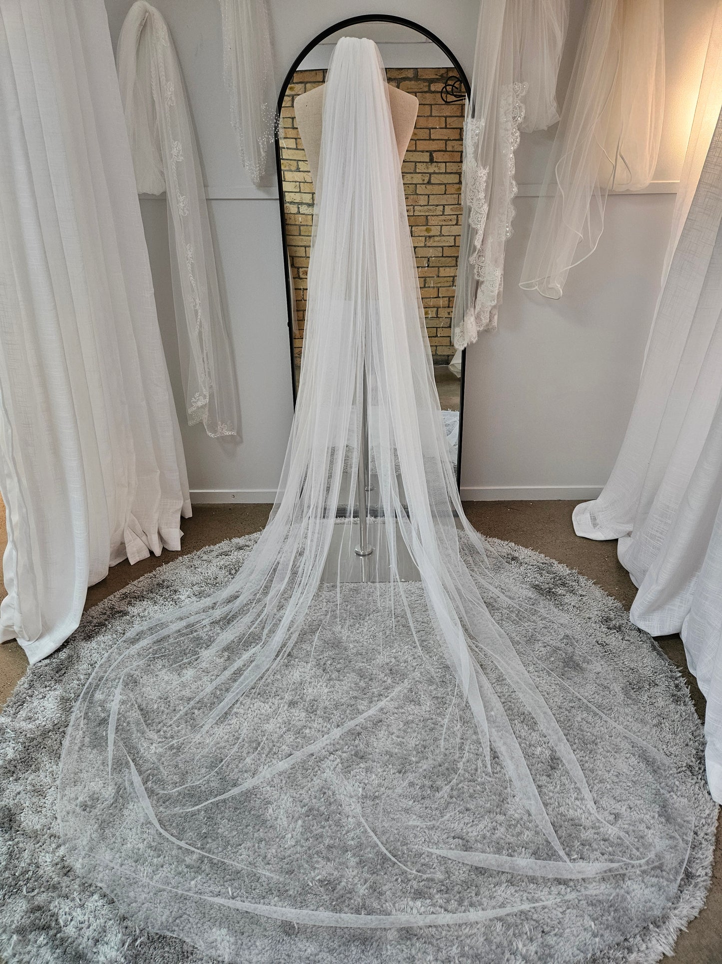 Long Extra Volume Classic Veil