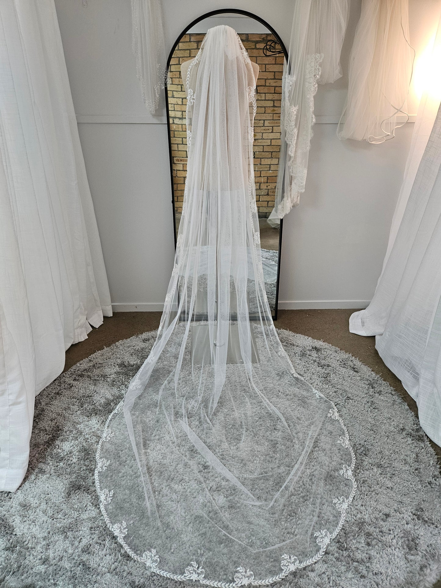 Long Lace Edge Veil