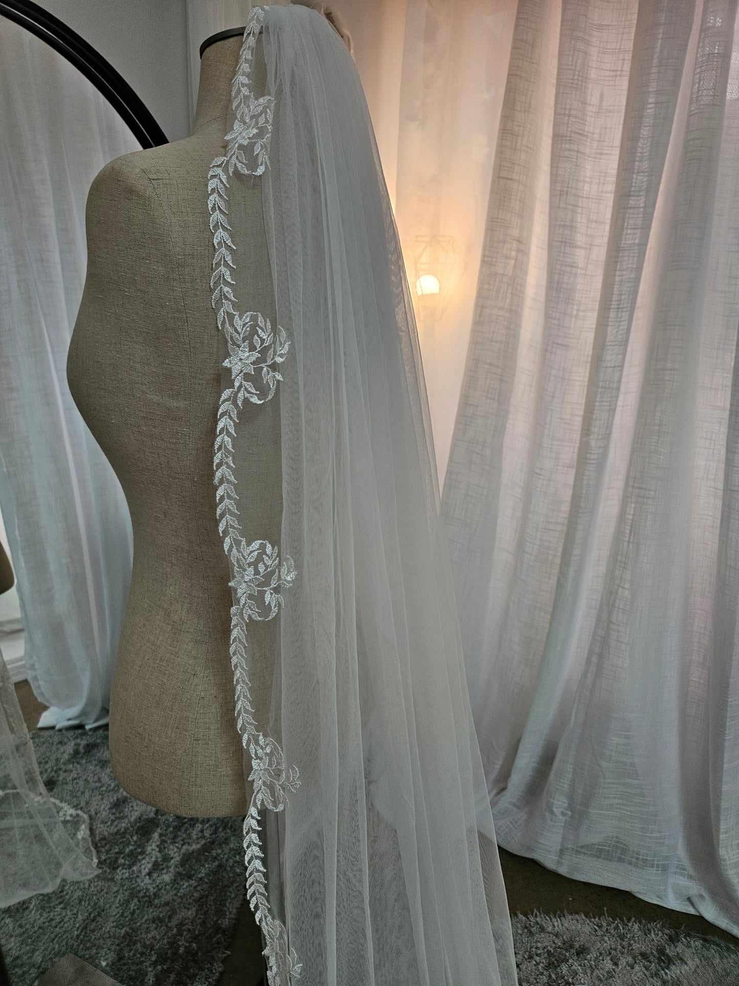 Long Lace Edge Veil