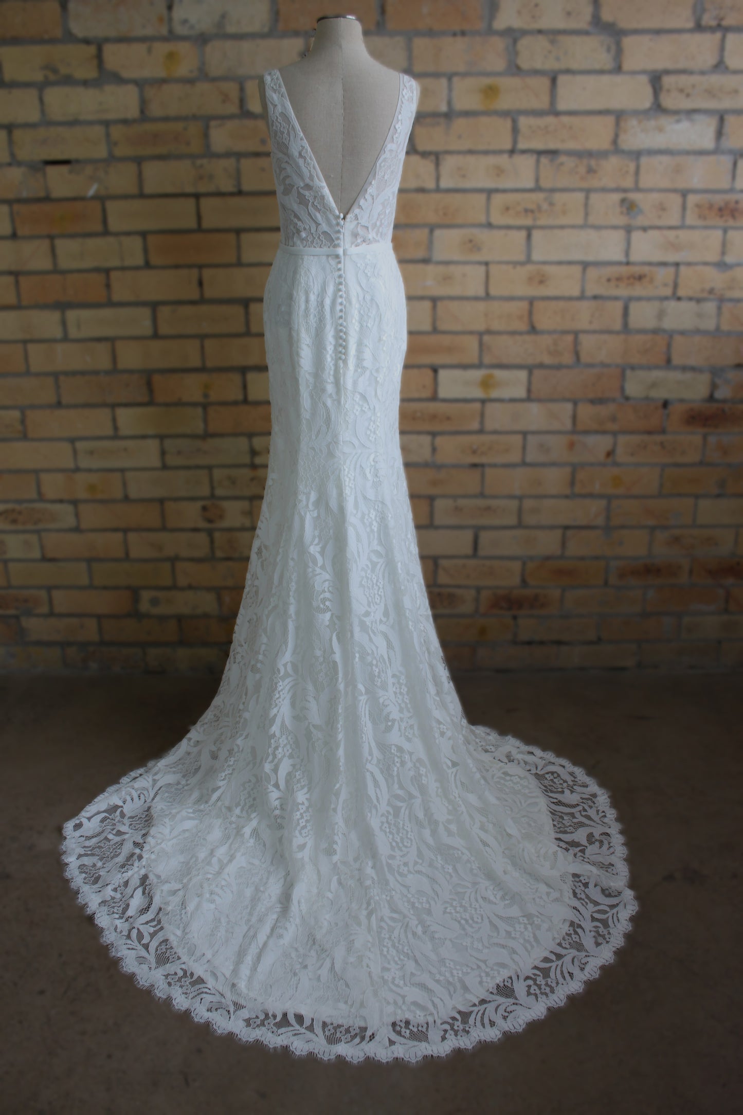 Hera Couture x Daisy Brides - Rosie Contemporary