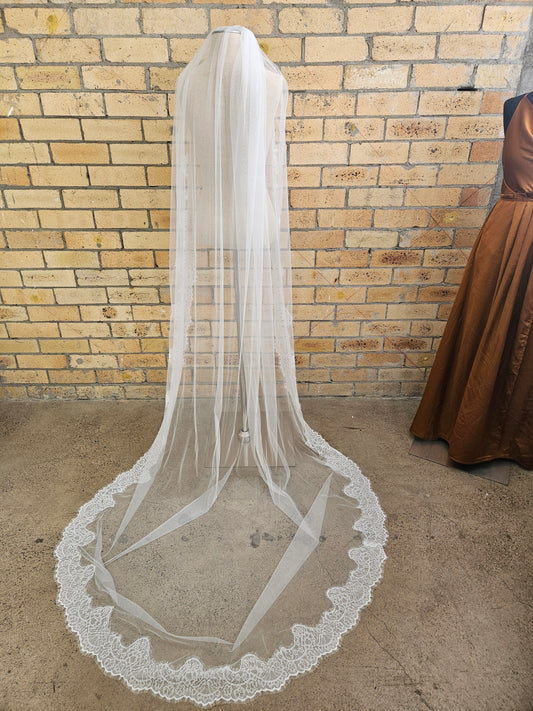 Chantilly Lace Veil