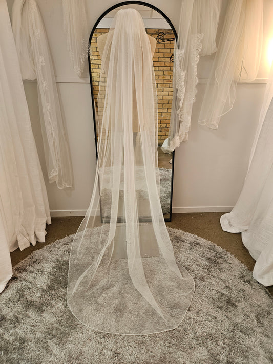 Long Seamed Edge Veil