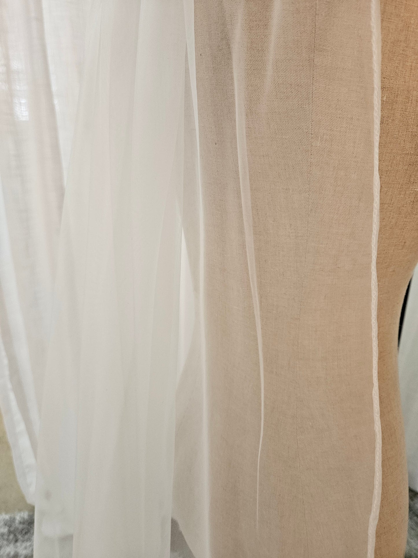 Long Seamed Edge Veil