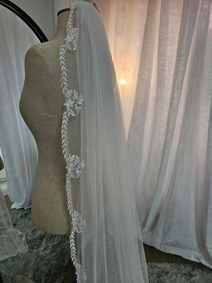 Long Lace Edge Veil