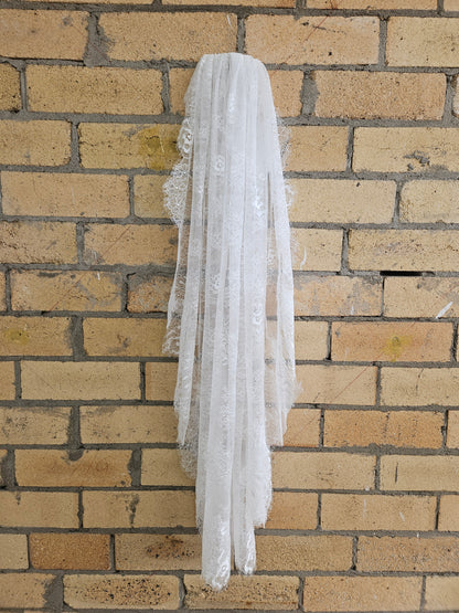 Full Chantilly Lace Veil