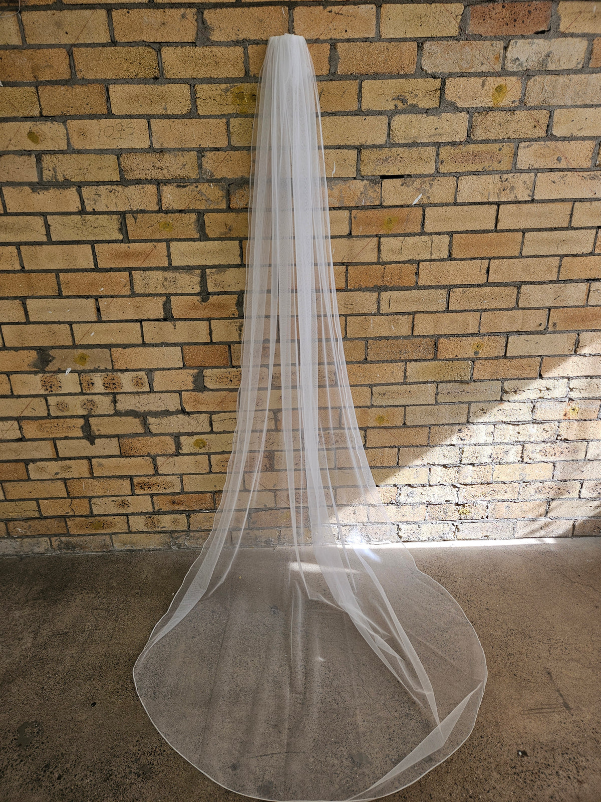 Seamed Edge Veil