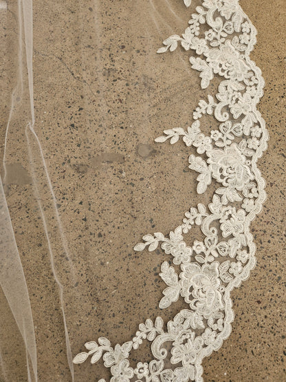Lace Edge Veil