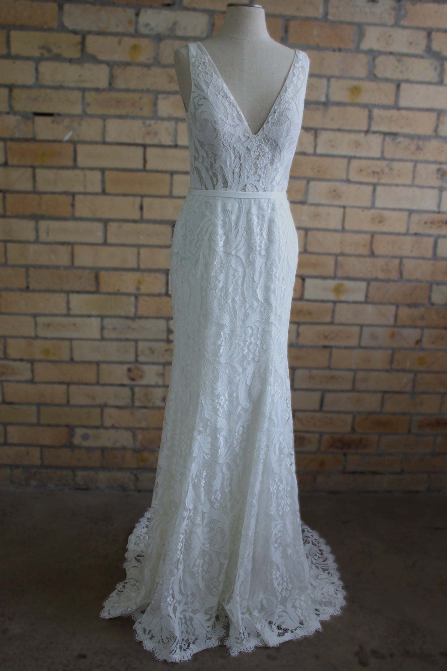 Hera Couture x Daisy Brides - Rosie Contemporary